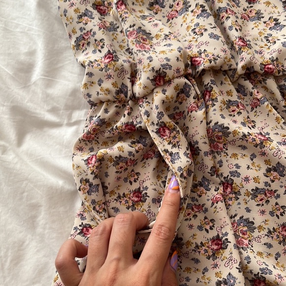 SALE! Floral Dress from Irene’s Story in LA - Picture 4 of 10